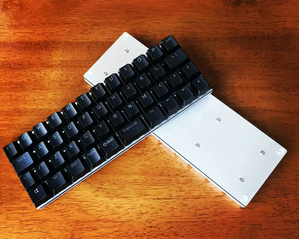 K45 メカニカルキーボード 40% レイアウト RGB ホットスワップ有線