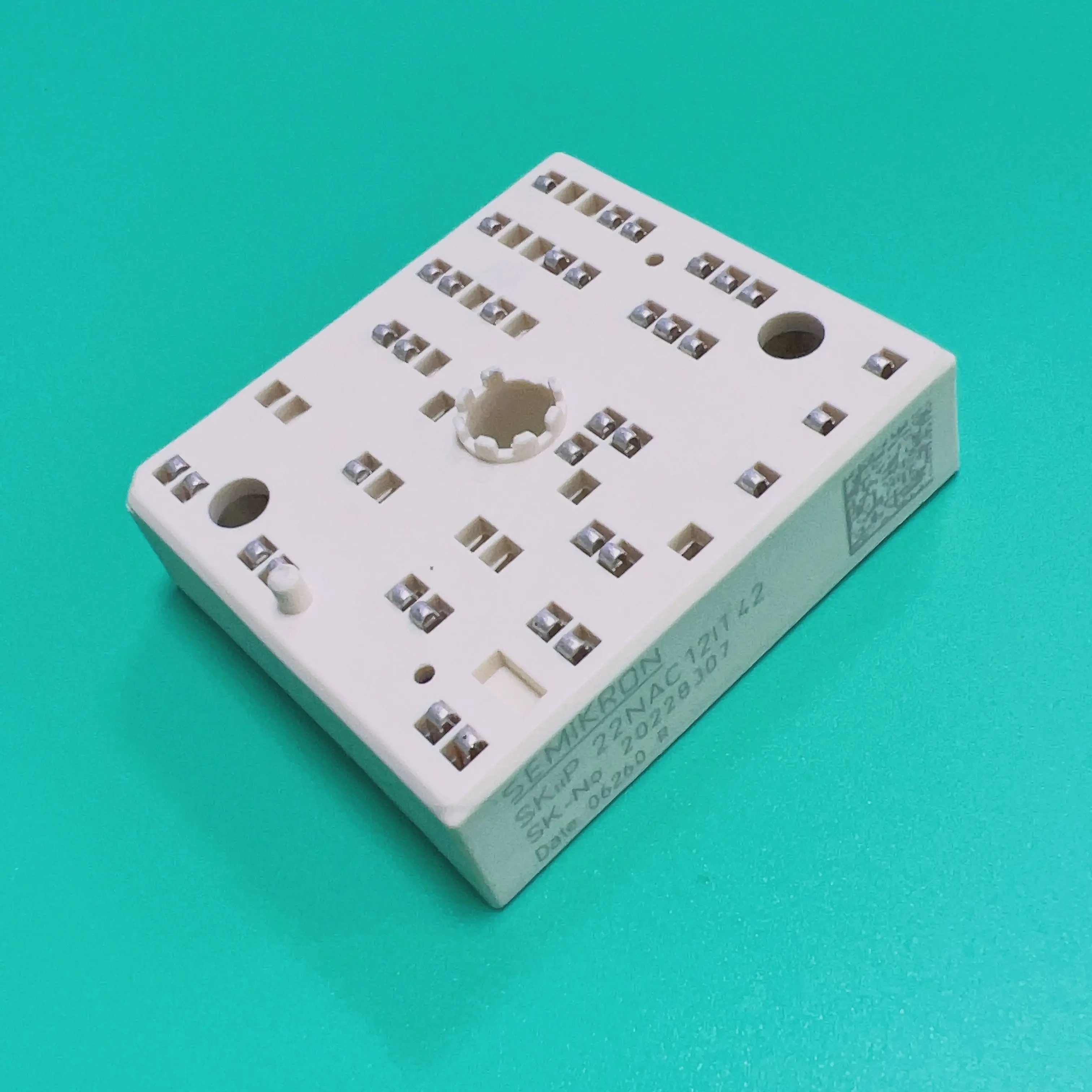 SKIIP22NAC12IT42 MODULE IGBT SKIIP22NAC12 IT42 3-phase bridge rectifier + brake chopper + 3-phase bridge inverter 22NAC12IT42 22