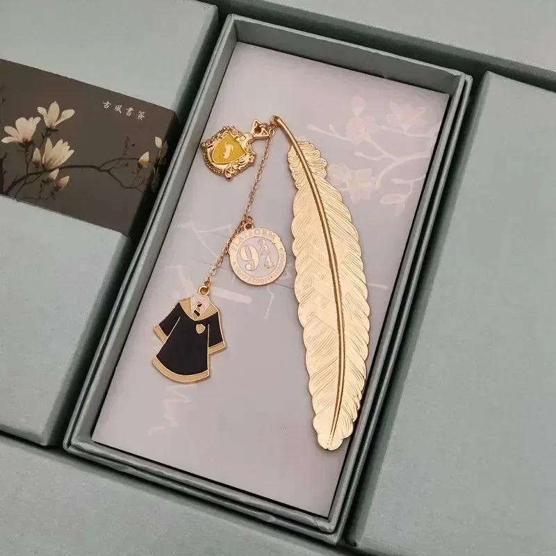 Exquisite Gold Feather Snitch Pendant Tassel Bookmark