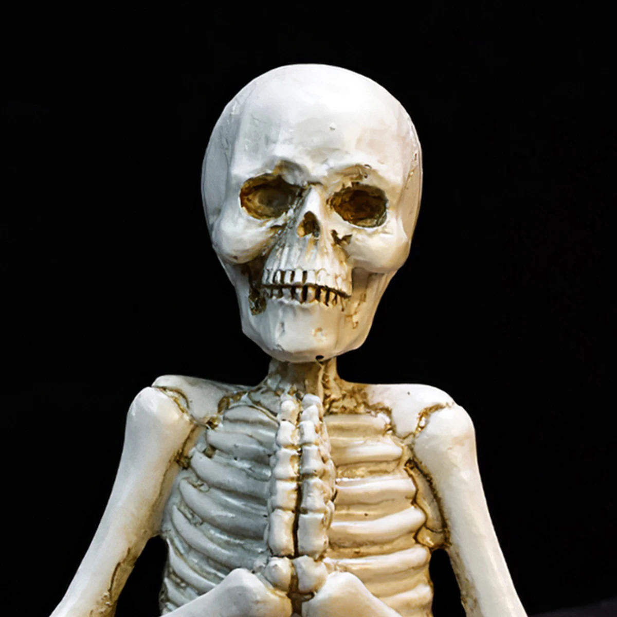 1PC, creative yoga-shaped skull decoration, resin handicraft, suitable for indoor home decoration during festivals