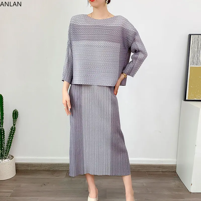 

Stripe Printed Pleated Round Neck Top+split Skirt Two-piece Set of Women 2024 Summer New Conjuntos Mujer Dos Piezas De Vestir