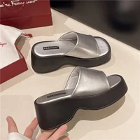 Sandales à plateforme pour femmes, nouvelle mode coréenne, chaussures à talons hauts, optique, mules astronomiques, pantoufles d'été décontractées pour femmes, 2024 1