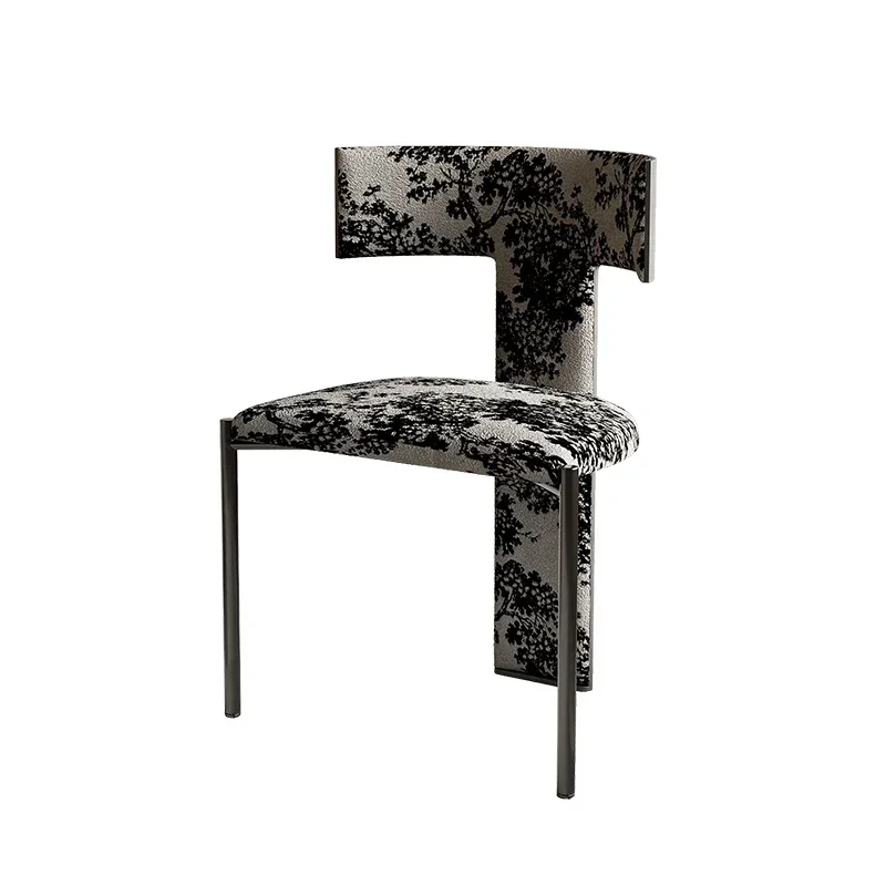 كراسي طعام من أزهار البرقوق في العصور الوسطى ، كرس...