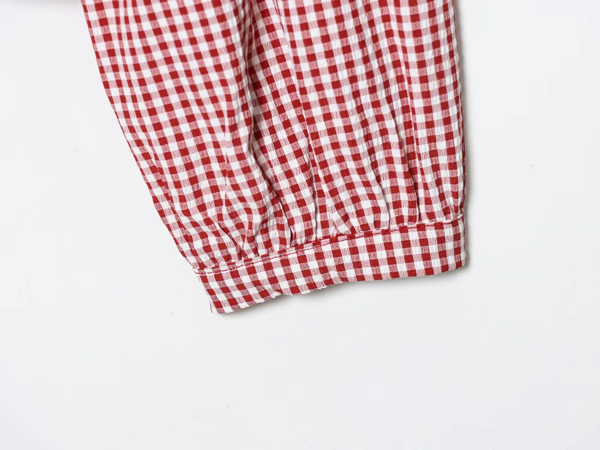 Plaid V-Neck Blouse S6b54e9ed32c2453fb6bd6ec352b762f3g