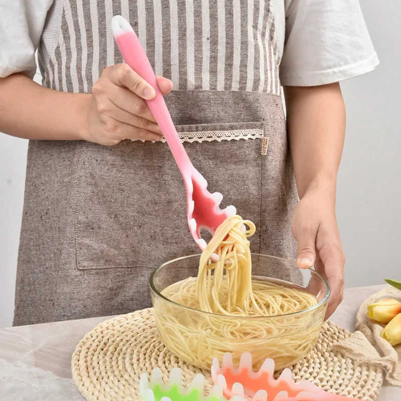 Silicone Pasta Noodle Colander Long Handle Spaghetti Spoon Noodle Scoop Colander Slot Spoon Nylon Drain Strainer Kitchen Gadget