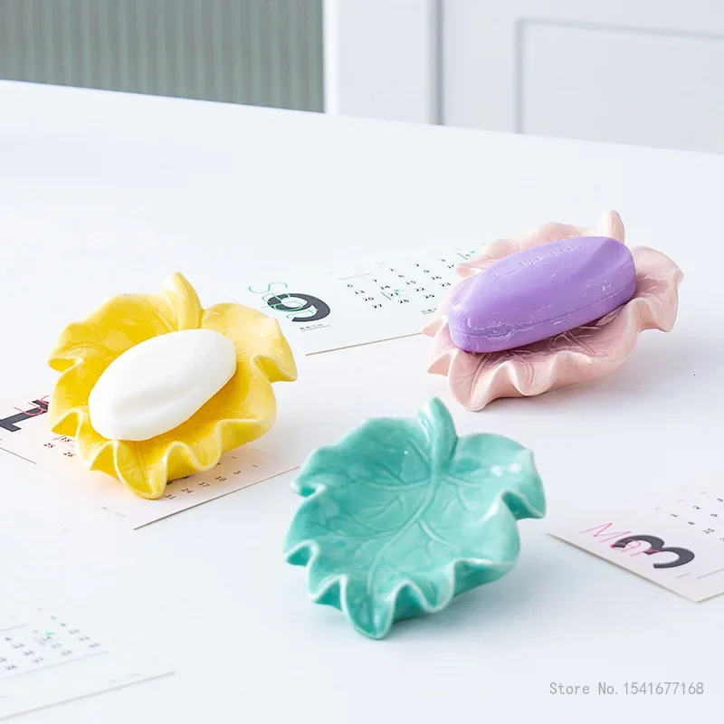 Creative Drain Dish Light, Storage Rack Box, Household, Bathroom, Kitchen Articles, Maple Leaf-Shaped Ceramic Soap Case, 1Pc