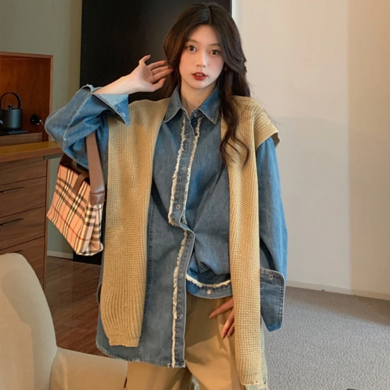 

2022 Oversize Women's Fashionable Versatile Color Contrast Raw Edge Denim Shirt And Knitted Shawl Two-piece Set Free Shipping