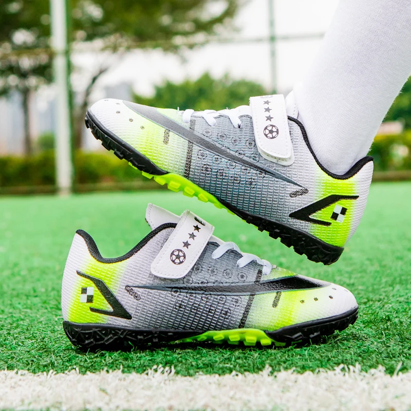 2022 Outdoor Black Green Soccer Shoes for Children Non-slip TF Football Futsal Shoes Kids School Sneakers Boy taquetes de futbol