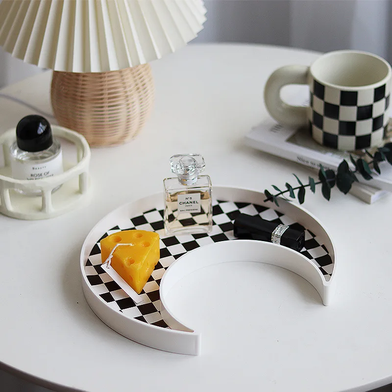 Checkerboard Color Entryway Living Room Moon-shaped Tray Water Cup Aromatherapy Head Rope Small Object Decorative Tray
