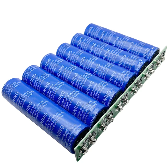 슈퍼 커패시터 자동차 정류기 모듈은 대용량 백업 파워 스타터로 자동차에서 안정적인 전원 공급을 보장합니다.