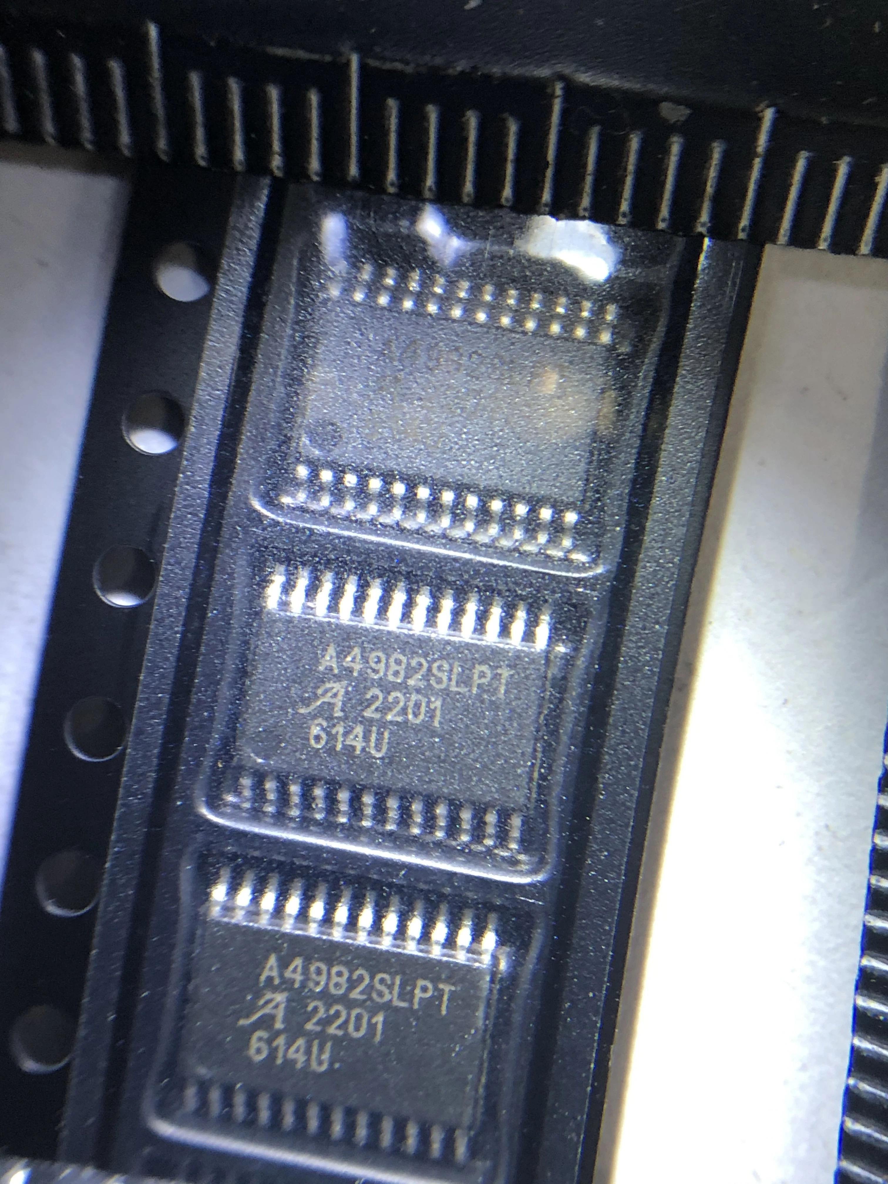 

1Pcs A4982SLPTR-T TSSOP-24Pins Motor drive chip A4982SLPT TSSOP24 A4982 TSSOP-24