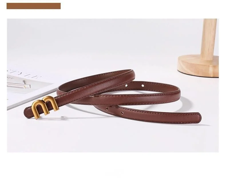 Cinturón de mujer con hebilla m en aleación estilo minimalista_voghion.com