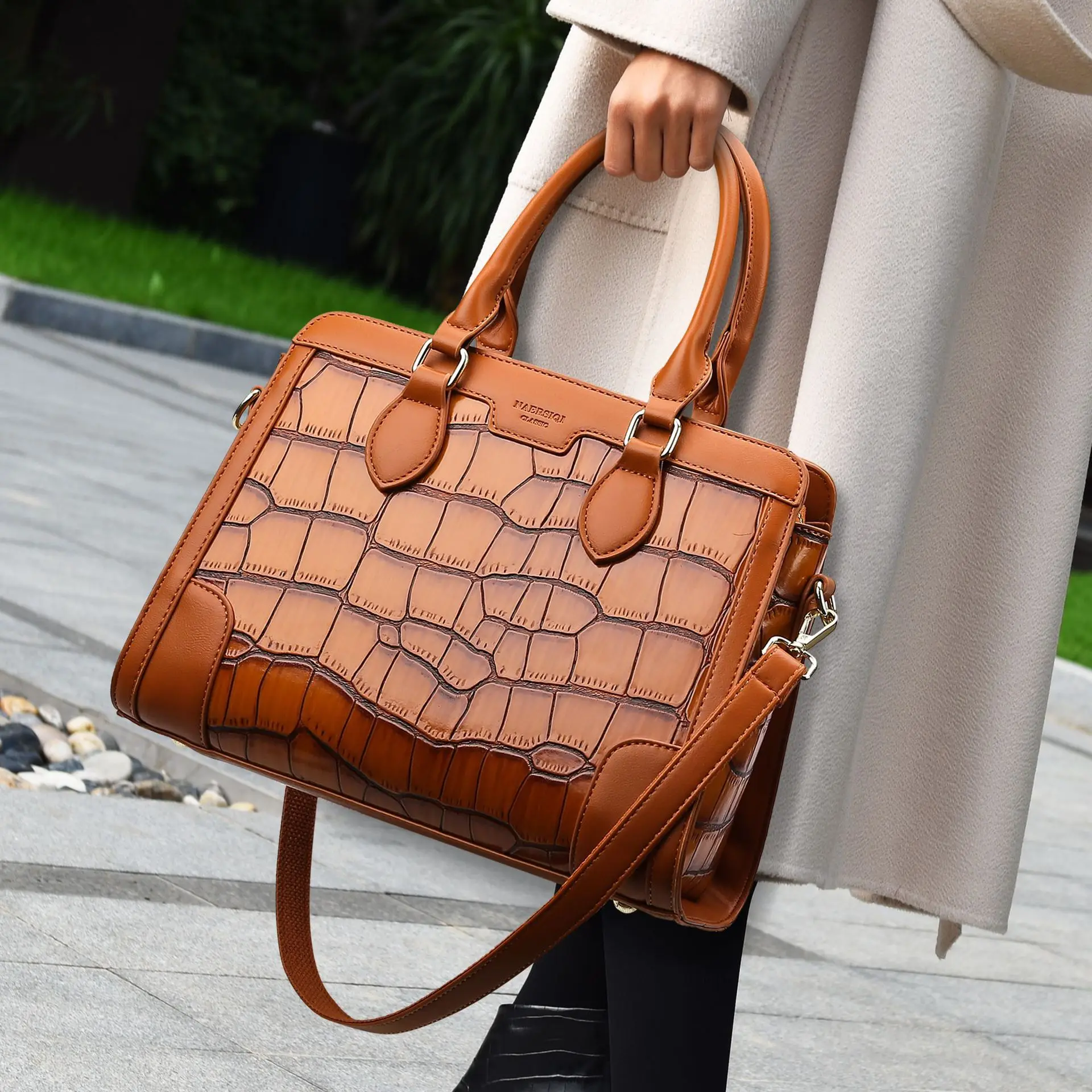 

2023 Summer 100% Genuine Leather Large Capacity Casual Totes High Quality Women Purse And Handbags Luxury Fashion Shoulder Bags