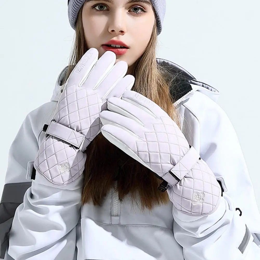 Рисунок 4 - Женские перчатки