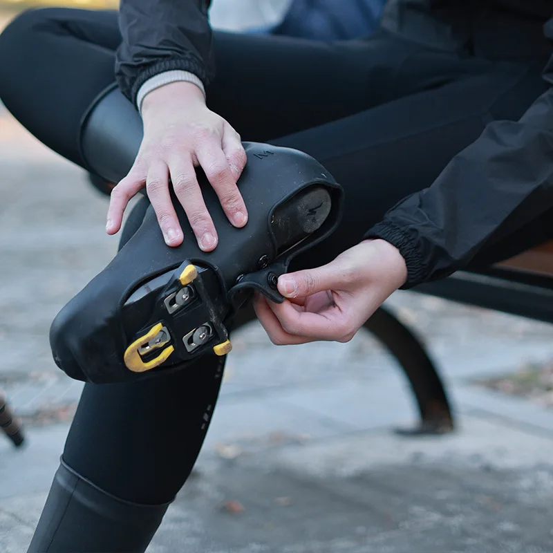 Cycling Shoe Covers - Windproof, Waterproof, Warm, and Easy-to-Clean Silicone Protection