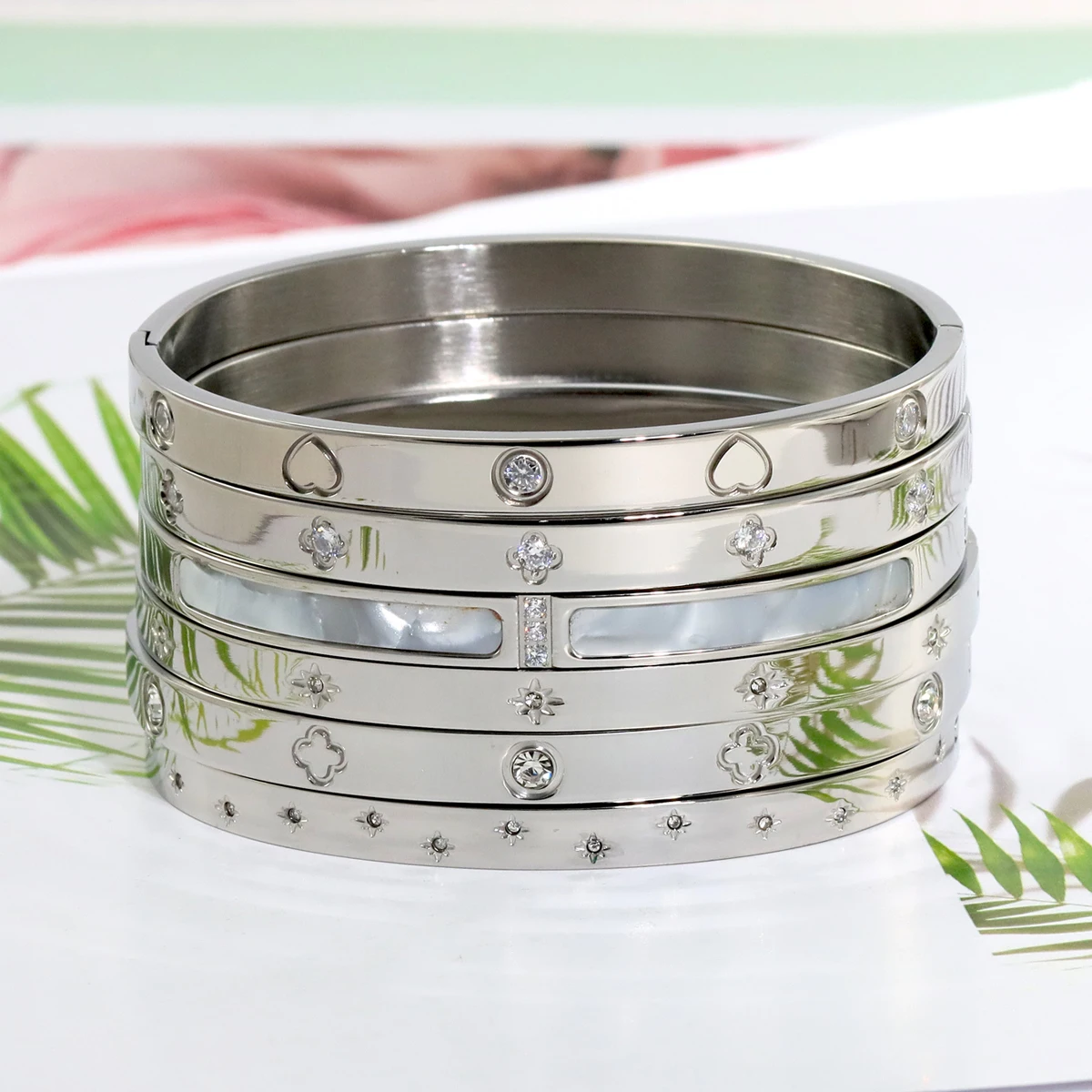 New Waterproof Cubic Zirconia Heart Flower Bangles Stainless