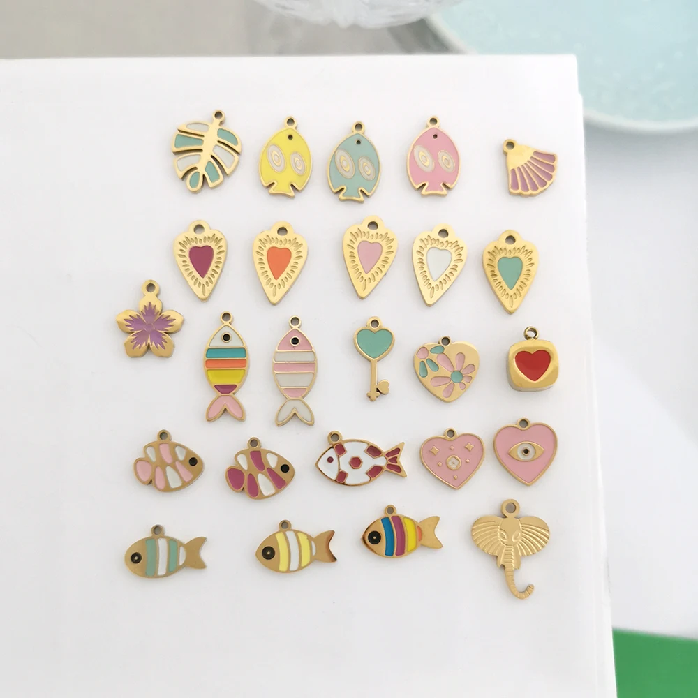 2 Stück/Set Edelstahl Kleiner Mini-Anhänger Charm Blume Heiliges Herz Fisch Elefant Schlüssel Lila Halskette Goldfarben Großhandel