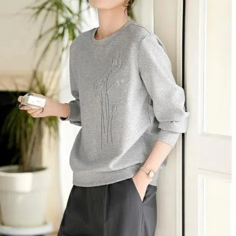 Lynn | Colorful Spring Floral Garden Printed Women's Casual Pullover Knit main image 1