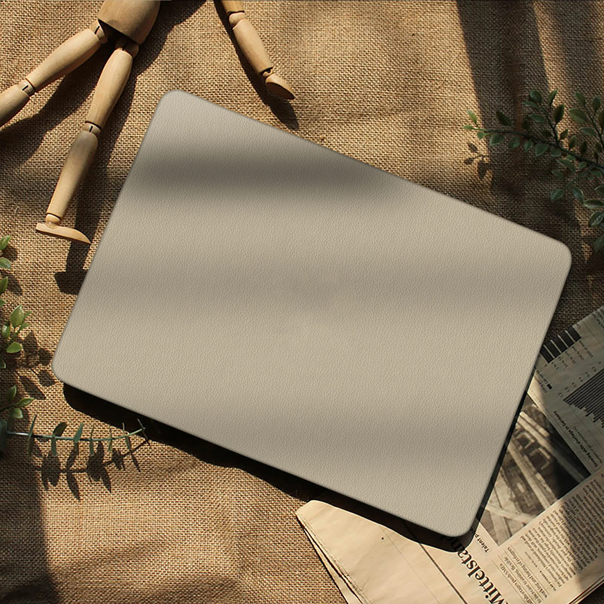 Capa de Couro Requintado Oco Macbook Bege Portátil Case Exclusivo Proteger Capa para Macbook Air 13 11 Macbook Pro 13 15 16 A2485 - Imagem 2