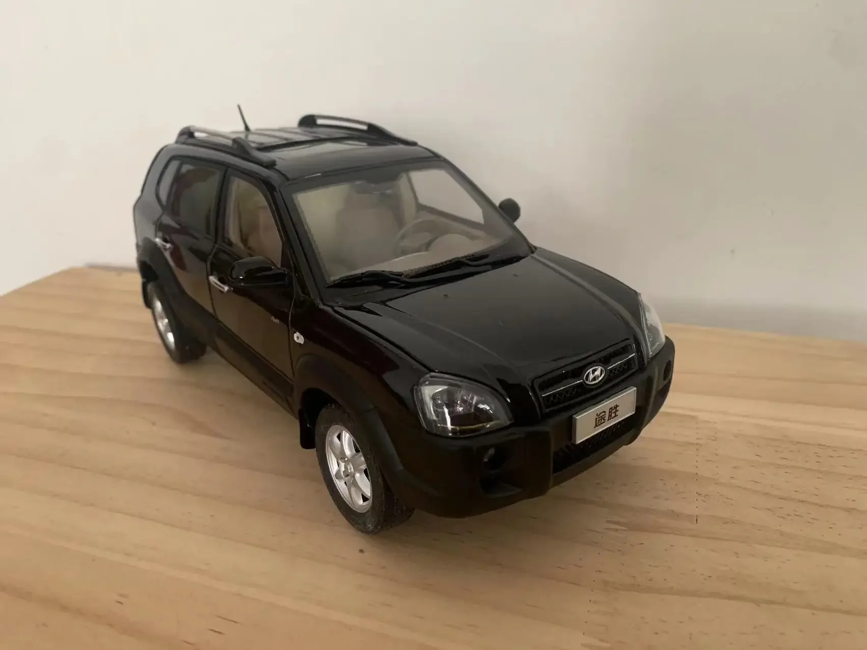 1/18 Hyundai Tucson マレーシア警察 1/18 パトカー