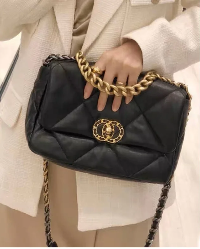 Damen Umhängetasche Aus Echtem Lammleder Mit Rautensteppung Kette_voghion.com