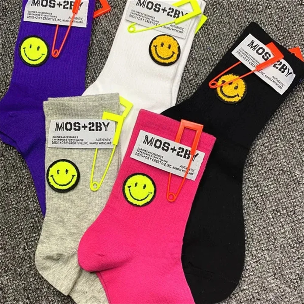 

New pure cotton medium tube socks pin smiling face cloth paste fashion street sports couple socks
