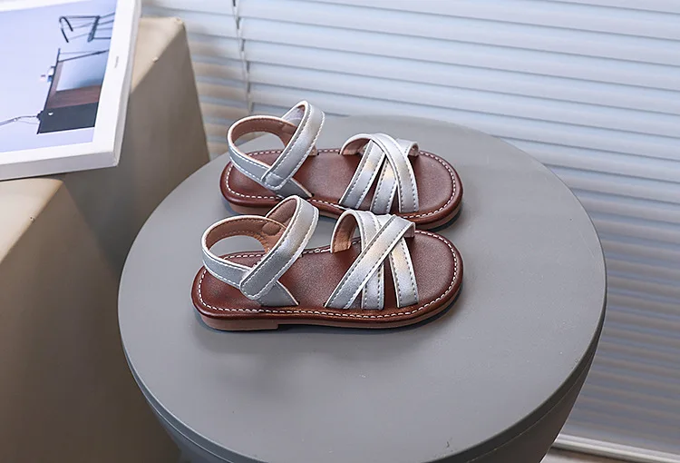 Mädchen-Sandalen Einfarbig Vielseitige Kinder-Prinzessinnen-Schuhe Offene Zehen Klettverschluss 2025 Sommer Neue Mädchen-Strandschuhe Rutschfeste Weiche Sohle – Detail 15
