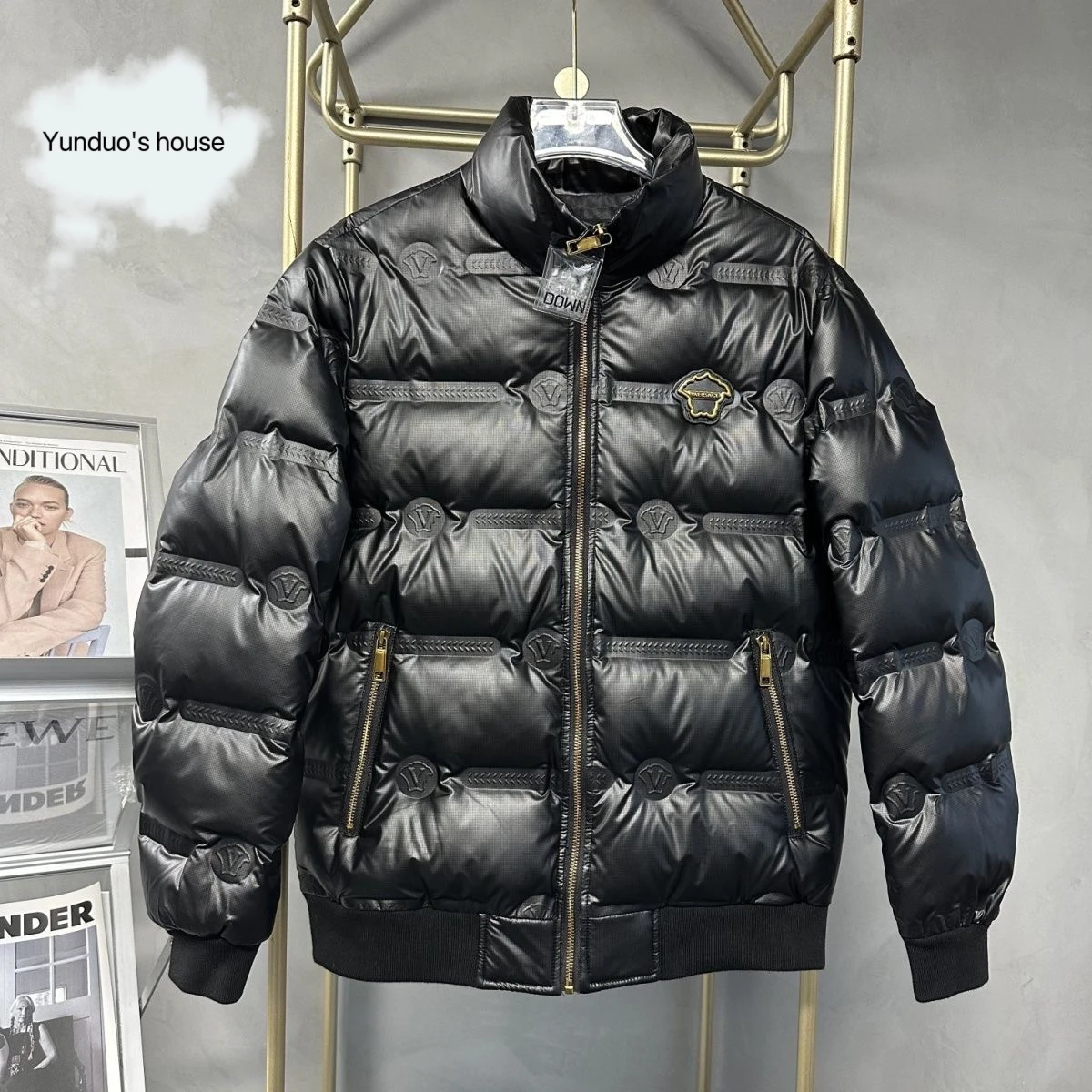 

Winter Fashion Hot Selling European Men's High-end Standing Collar Down Jacket, New Trendy Brand Bright Face Thickened Duck