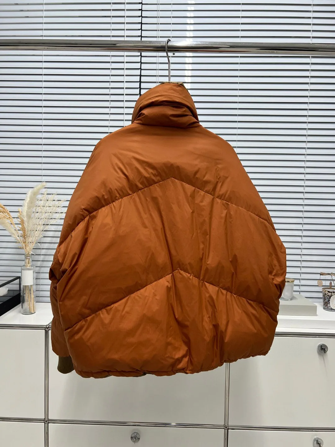 

2023 Women's Clothing Contrast color double-sided down jacket Autumn Winter New 1/7