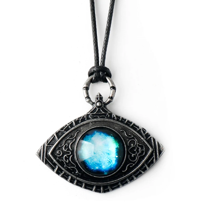 Game Bloodborne Cosmic Demon Eye Necklaces Crow Hunter Wheel Hunter Badge Pendant Necklace Fans Cosplay Props Jewelry Gift necklace pendant game necklace game cosplay props