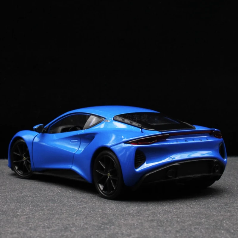 

Модель автомобиля Lotus Emira из сплава, 1:24