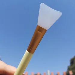 Silicone Soft-Headed Face Mask Application Brush (Yellow)