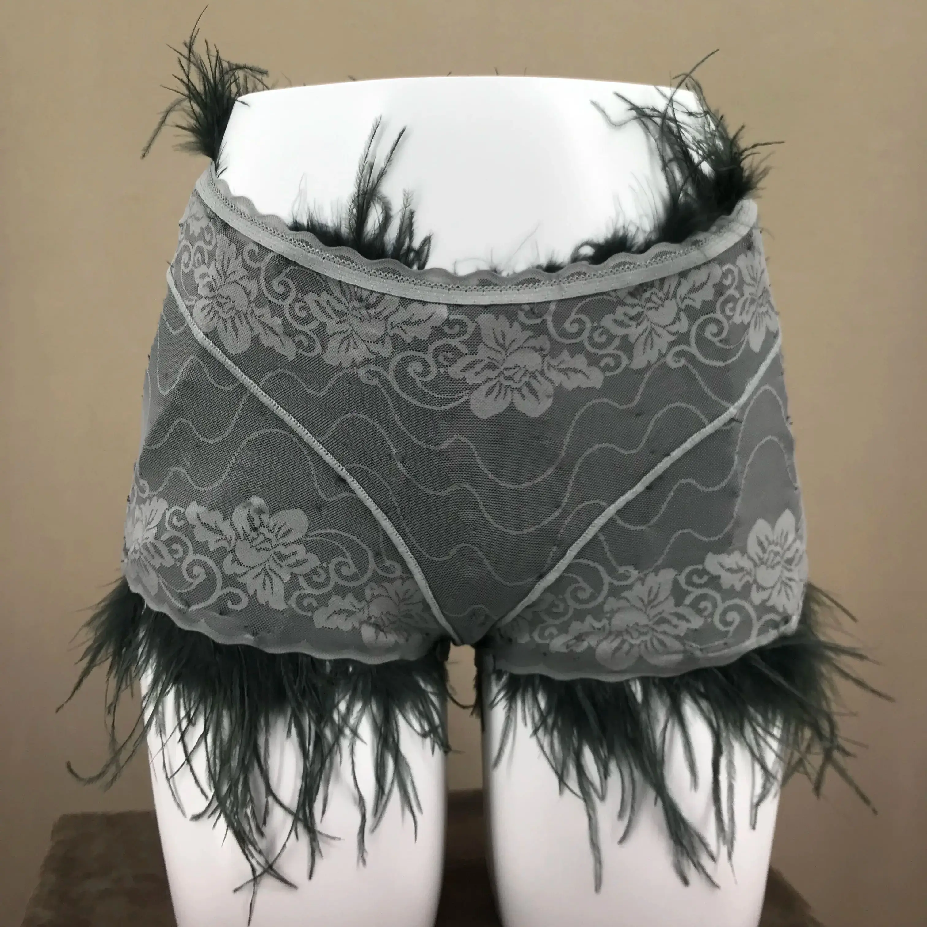 【THE AIR TOWN】Ostrich Fur Shorts ★韓国人気★ Natural Ostrich Fur Feather Shorts Hot Pants for women