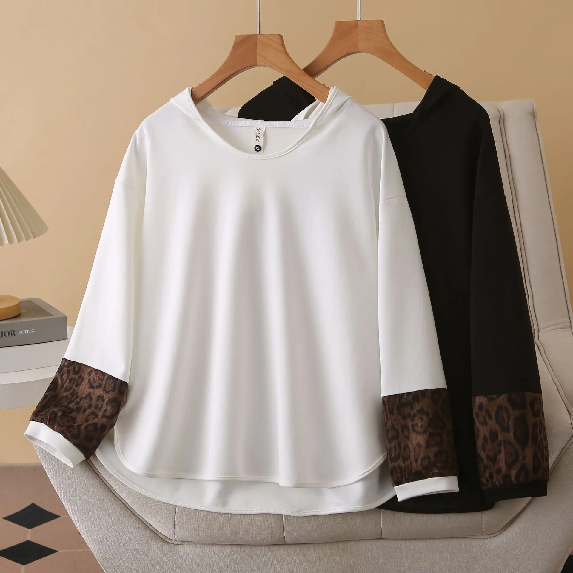 Fashion Plus Size Women's T-Shirt Autumn New Fashion Leopard Print Sleeve Hooded Tops 8613