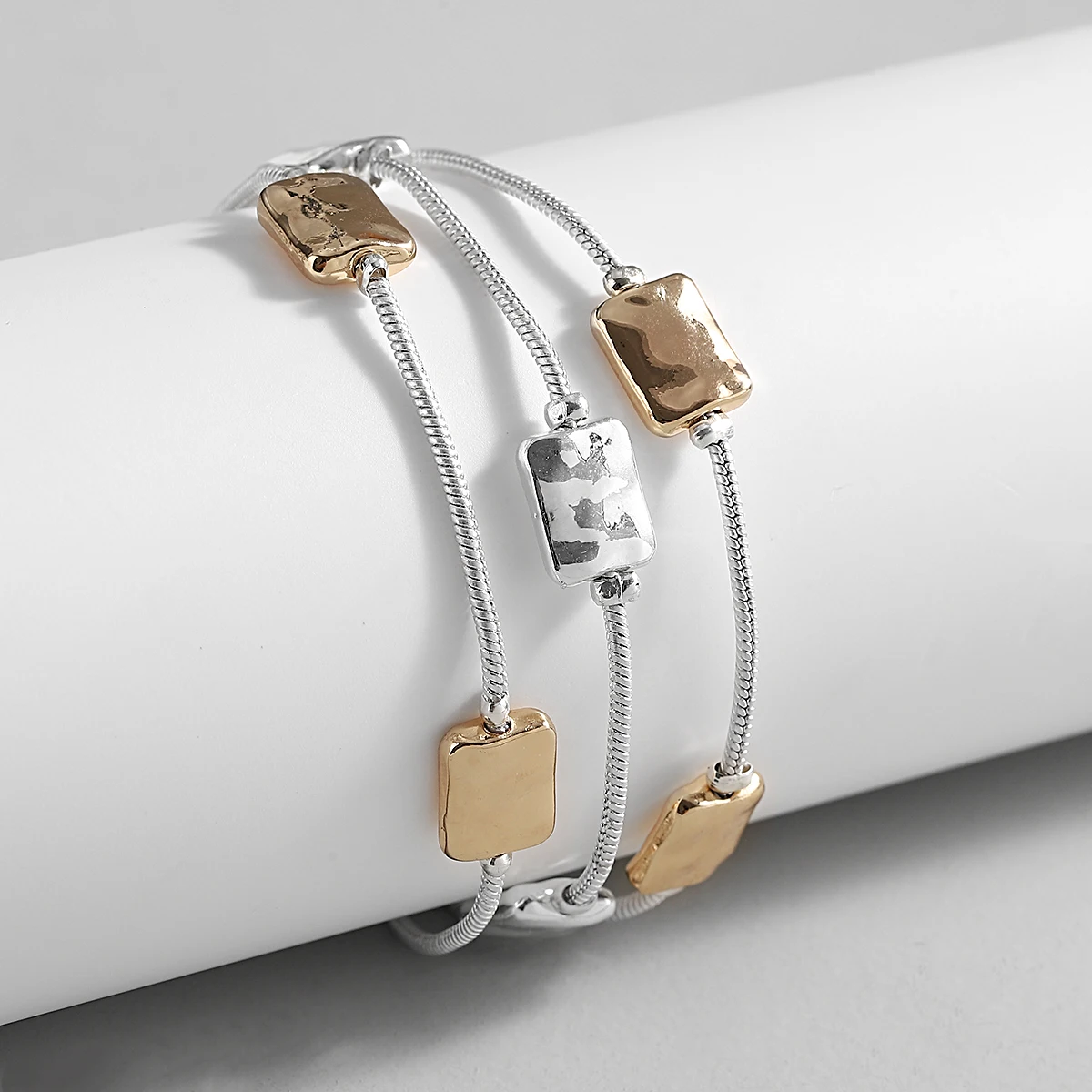 Amorcome Zweifarbige geometrische quadratische Perlen-Kettenarmbänder für Frauen, mehrschichtiger silberfarbener Link-Armreif, Charm-Schmuck – Detail 7