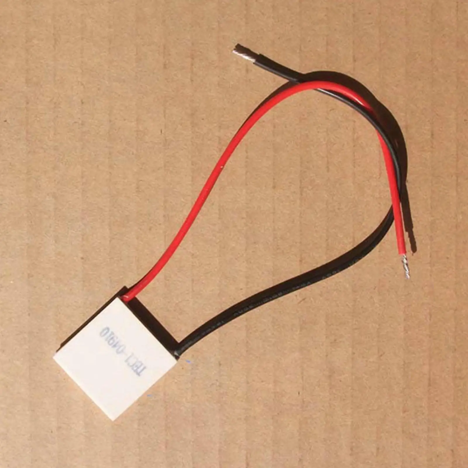 25x25x3.4mm 10A 5.78V 32.5W TEC1-04910 Thermoelectric Cooler Peltier Heatsink