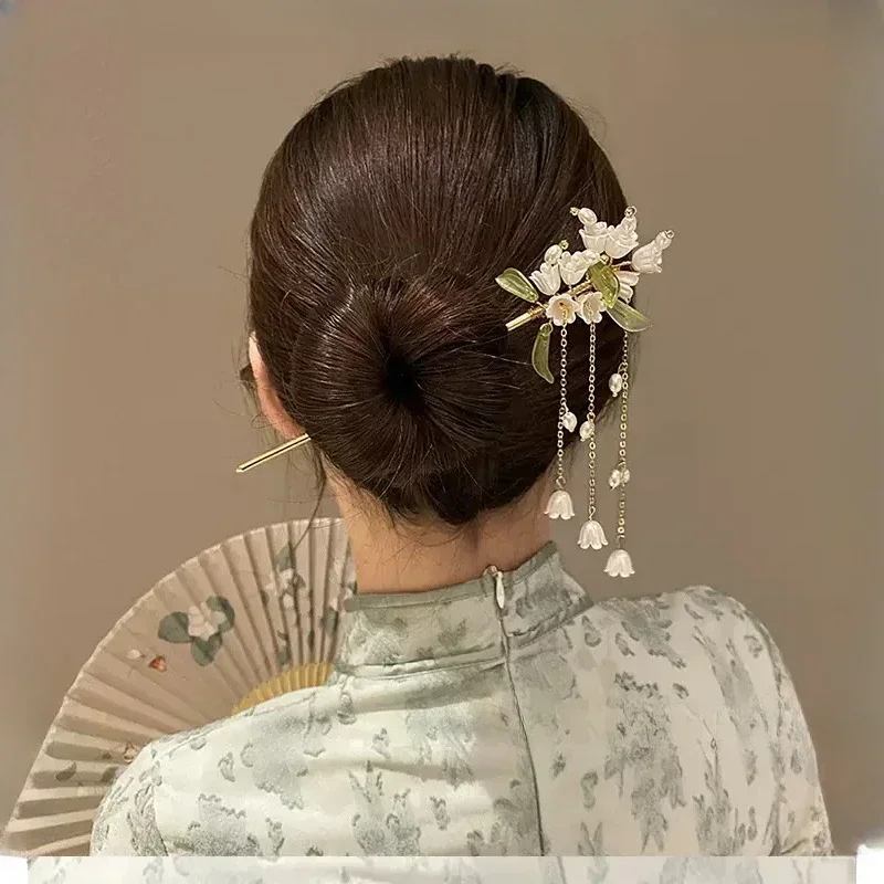 1pcs Chinese style antique hairpin lantern hairpin wholesale high-grade sense pan hair puff Hanfu Chinese style shake headdress