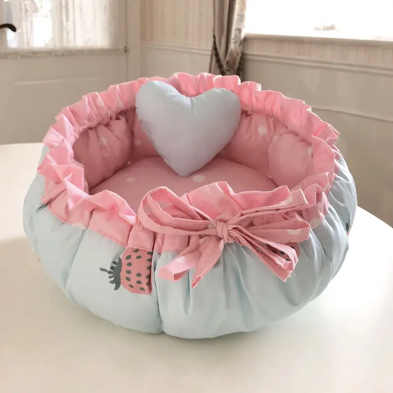 Cute and Cozy Flower Dog Cat Bed, , 2 in 1 Contton Blanket Crate Bed for indoor, Self-Warming Pet Mats Cushion, Machine Washable