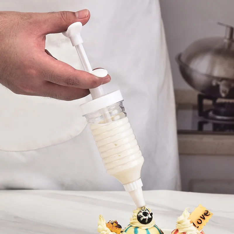 7-Piece Cake Decorating Kit with Multiple Piping Nozzles Baking Essentials for Cupcakes Cookies DIY Cake and Biscuit Art Tool