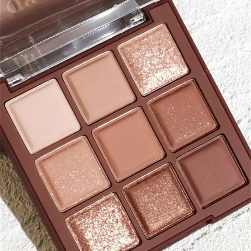 9 Colori Glitter Eyeshadow Palette Matte Earth Color Marrone Acrilico Eye Shadow Palette Waterproof Coreano Contour Makeup Cosmetics
