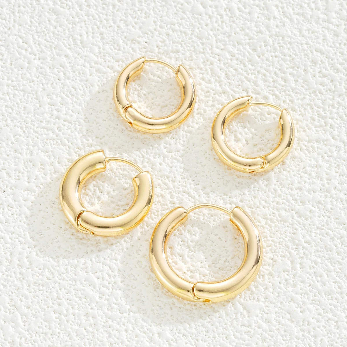 4pcs Fashion Exaggerated C-Shaped Hoop Earrings For Women Vintage Gold Color Smooth Earring Set Jewelry Wedding Girl Gifts 2025