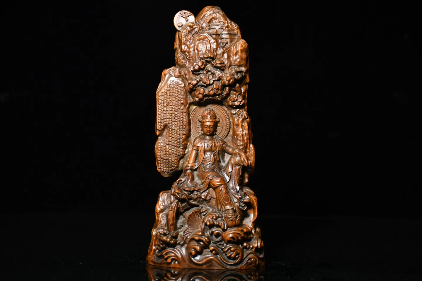 

8"Tibetan Temple Collection Old Boxwood Guanyin Bodhisattva Avalokitesvara scriptures Buddhist niche worship buddha Town house