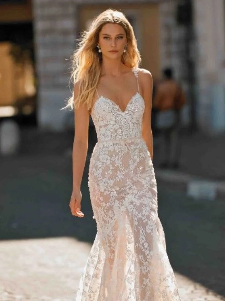 

Gorgeous Mermaid Wedding Dress Tulle Sexy Sweetheart Beading Lace Appliques Spaghetti Straps Sleeveless Illusion Backless