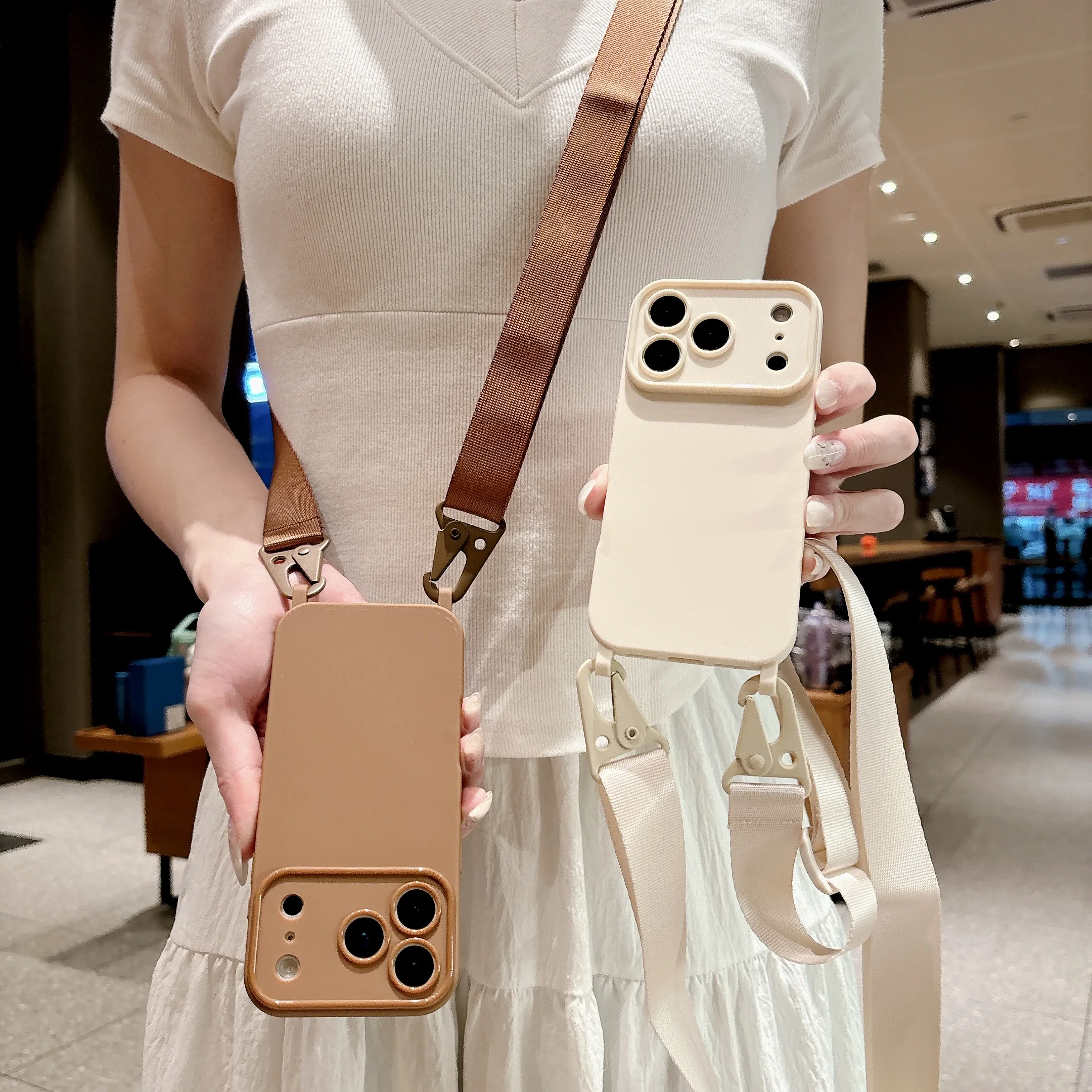 Versatile Silicone Crossbody Phone Case with Adjustable Lanyard Strap