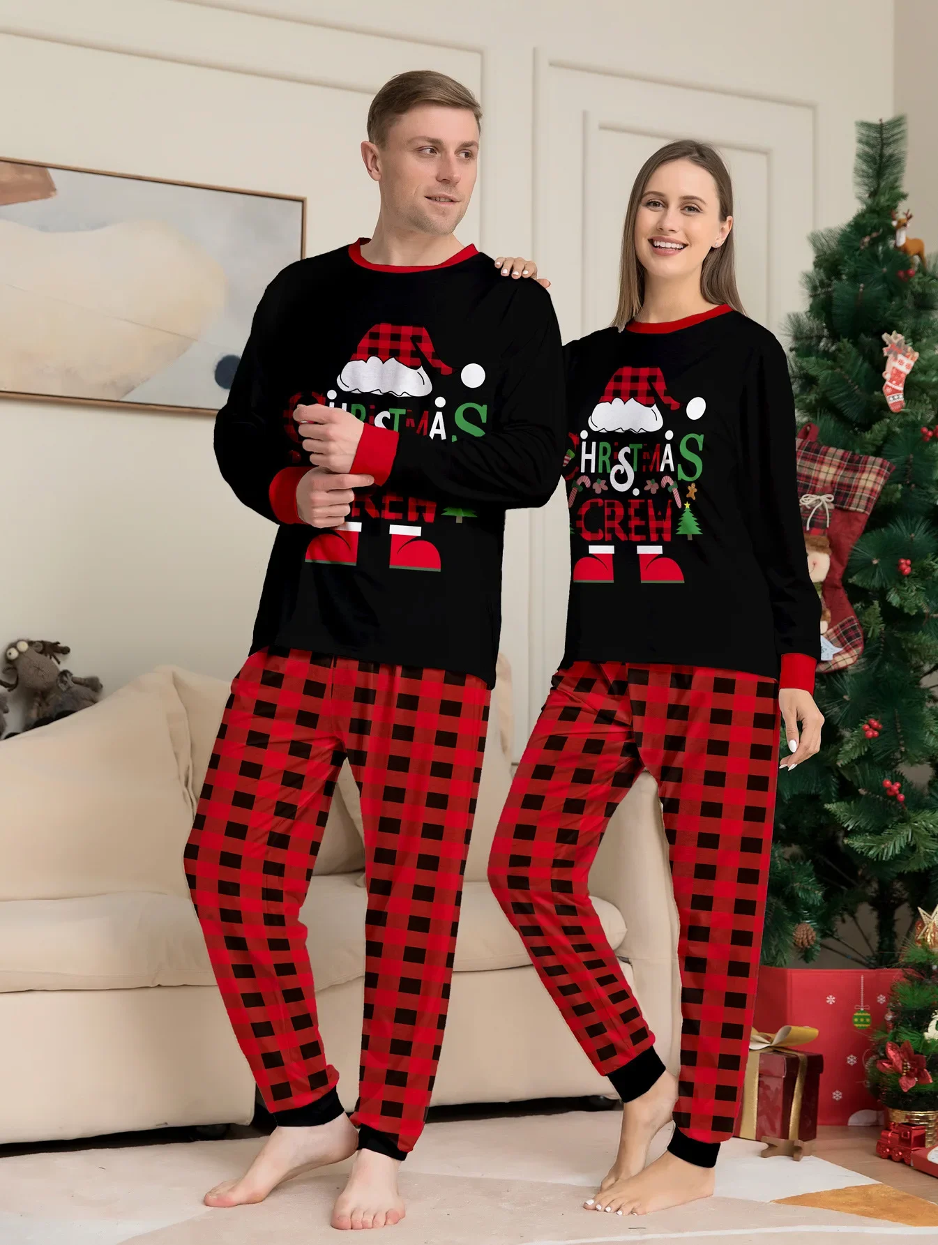 thumbnail image 4 of Conjunto de pijamas a juego para Navidad en familia, con estampado de dibujos animados, para adultos, niños, papá, madre e hija, ropa de dormir, mameluco para bebé, ropa de casa navideña, 4 of 5