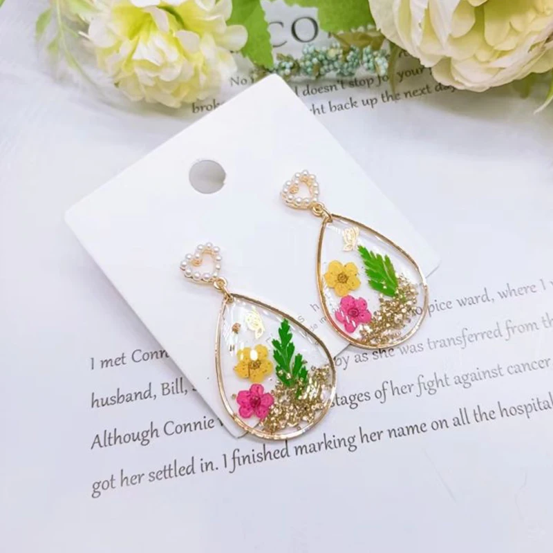 Natural Flower Earrings Unique Handmake Pressed Flower Earring Elegant Epoxy Resin Floral Earrings Statement Jewelry Wholesale