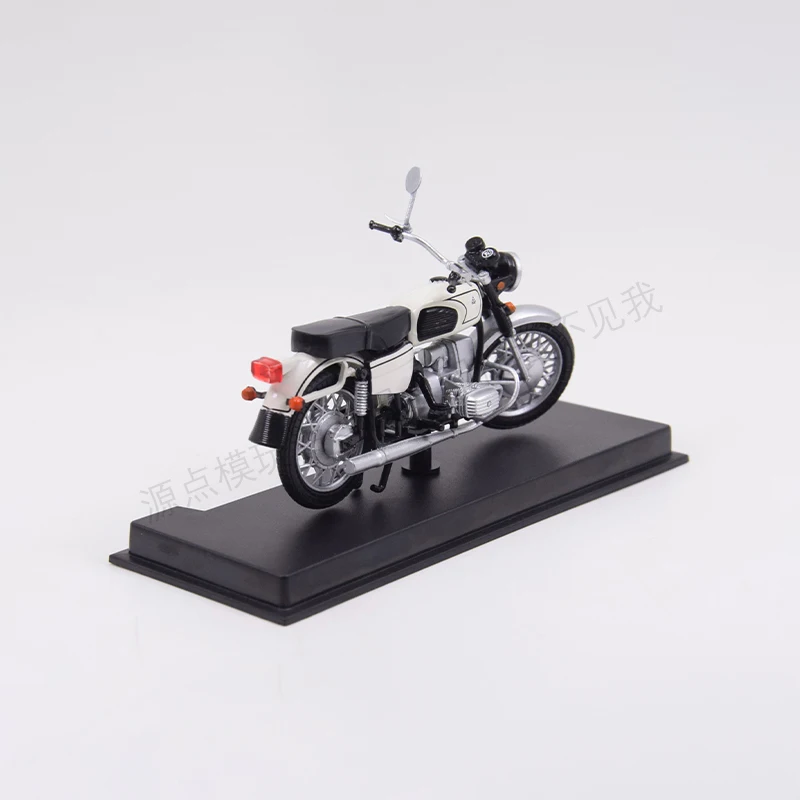 

1:24 Retro Locomotive Alloy Motorcycle Ornament Die-Casting Alloy Model Military Racing Bicycle Metal Toy Collection Souvenir