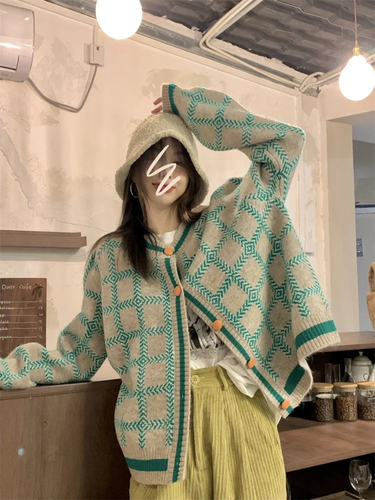 

Осенний винтажный вязаный женский свитер Caridgan в гонконгском стиле ретро однобортный свободный свитер модный женский джемпер с узором ромбиками оверсайз