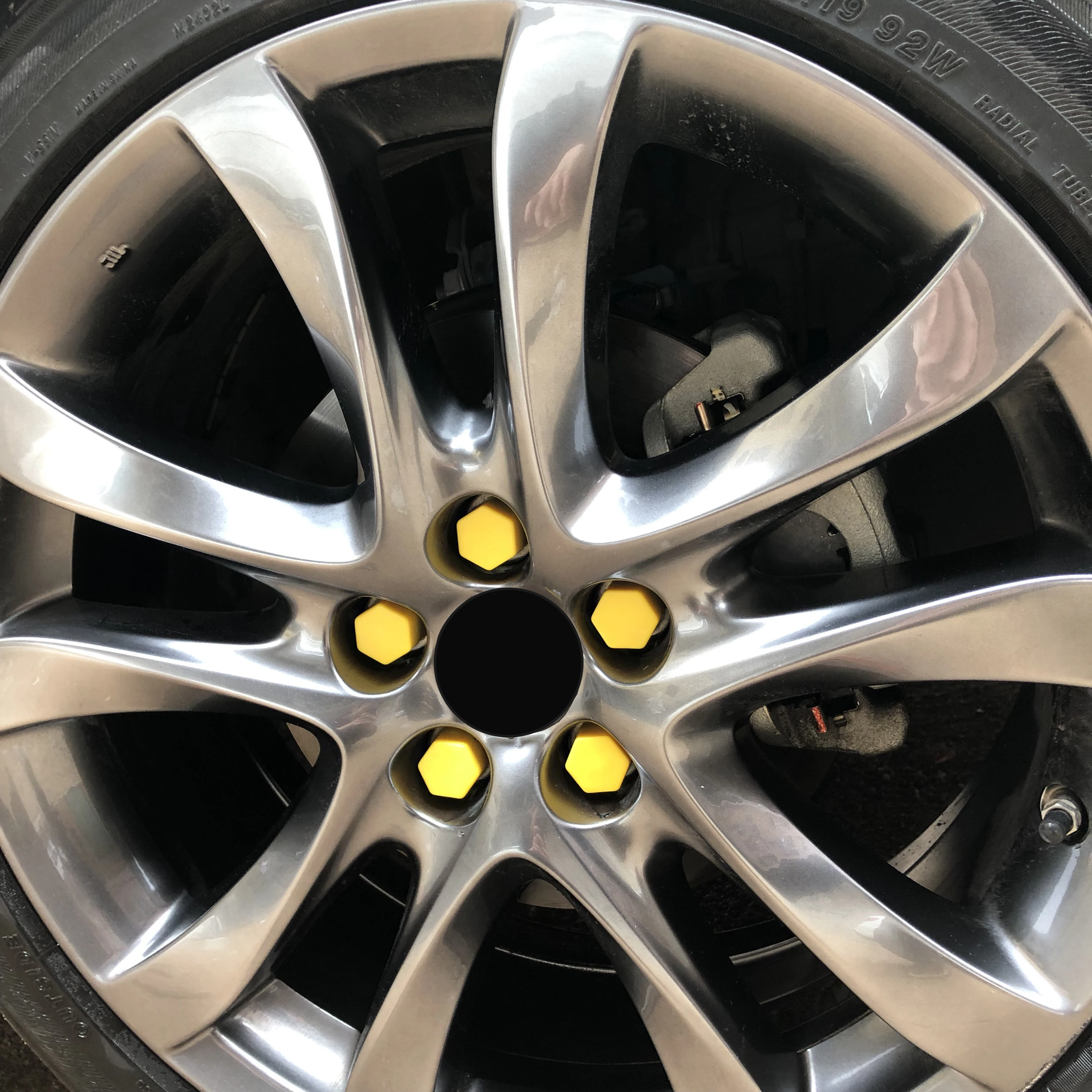 17mm 19mm 21mm Black Car Wheel Caps Bolts Covers Nuts Silicone Auto Wheel Hub Protectors Screw Cap Styling Anti Rust Cover 20pcs