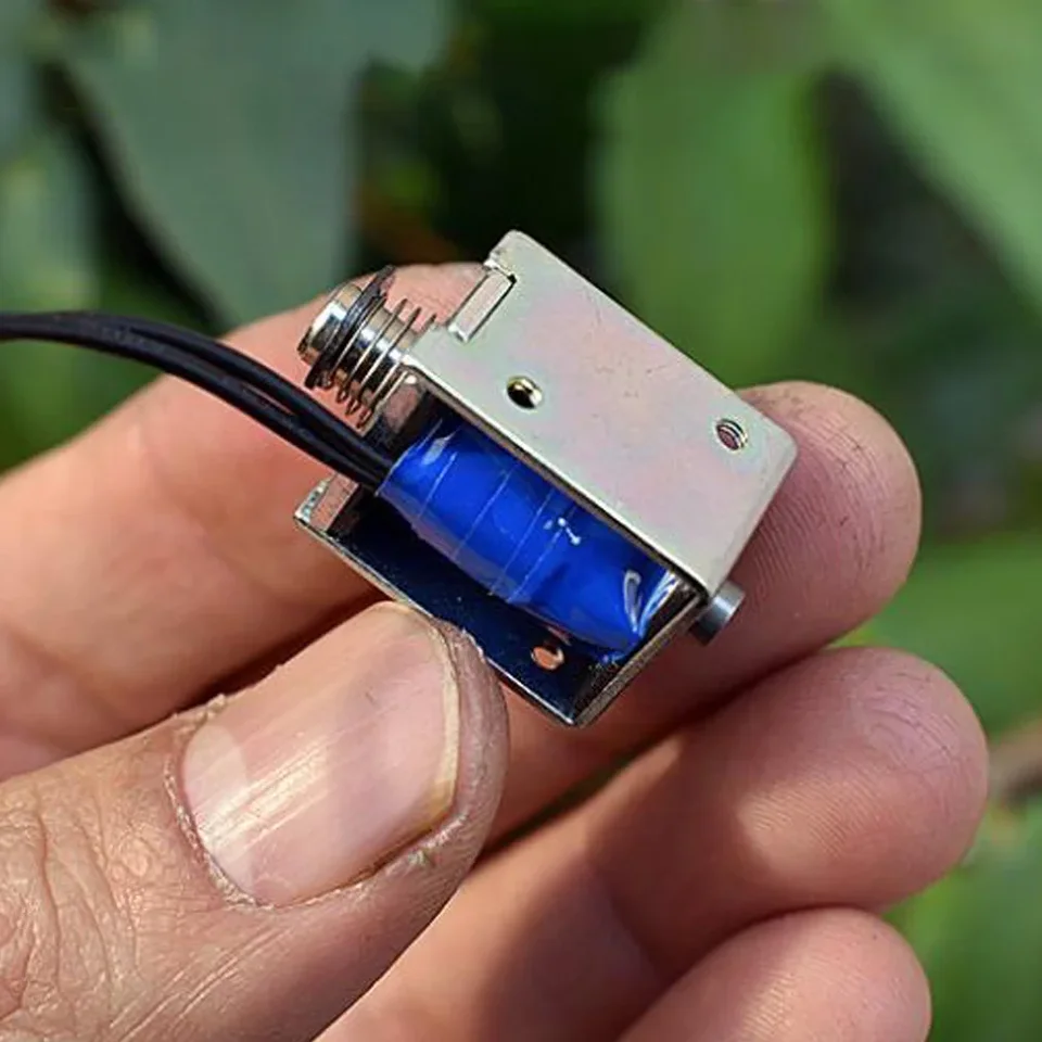 Uxcell&reg; Mini Solenoide Eletromagn&eacute;tico DC 12V 0,43A 4 Mm Tipo Push Pull